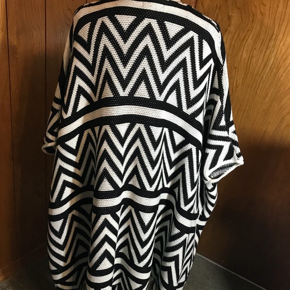 Joompy Sweater - Picture 4 of 6